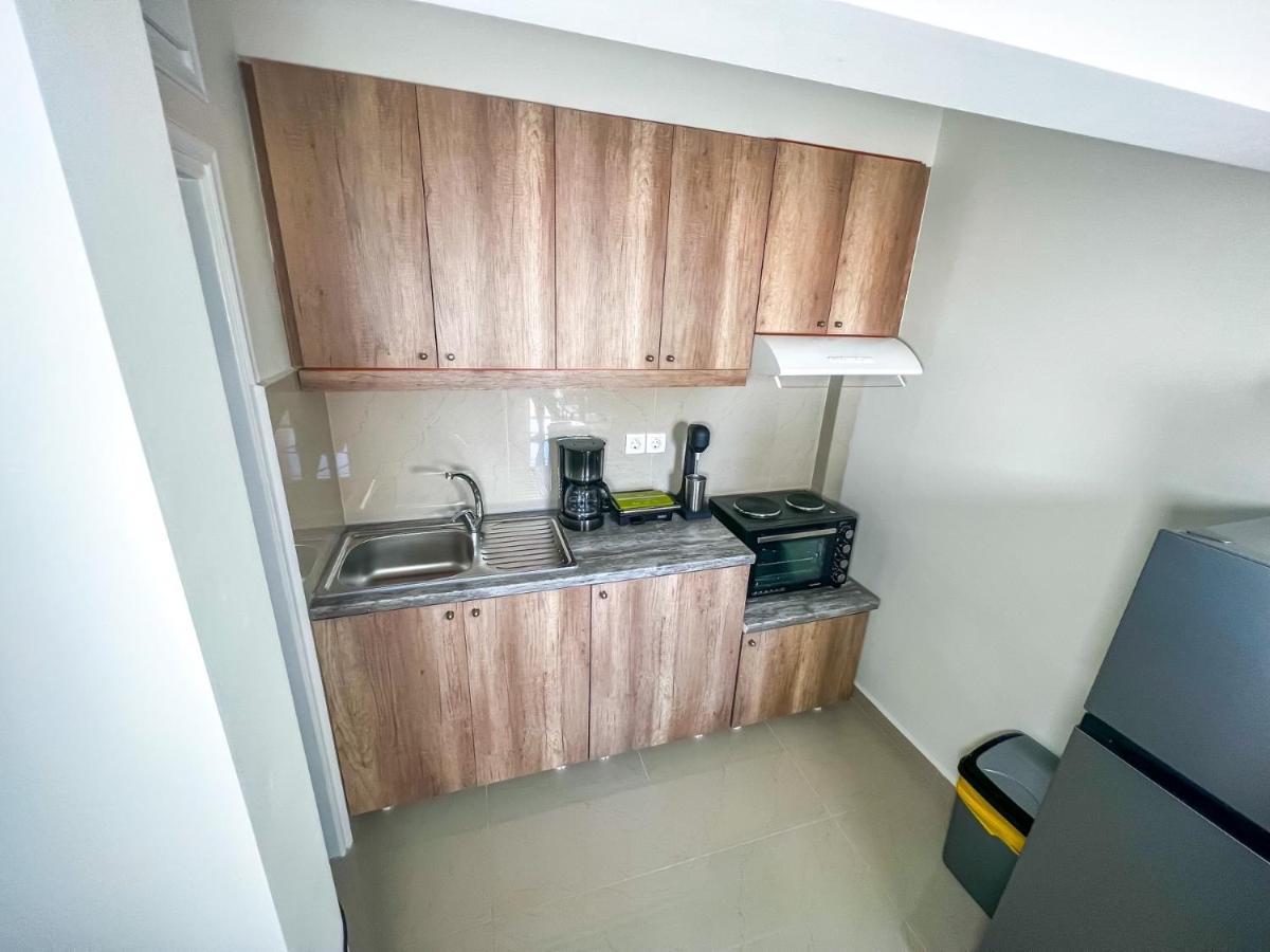 Theo Apartments 1 Артемида Екстериор снимка